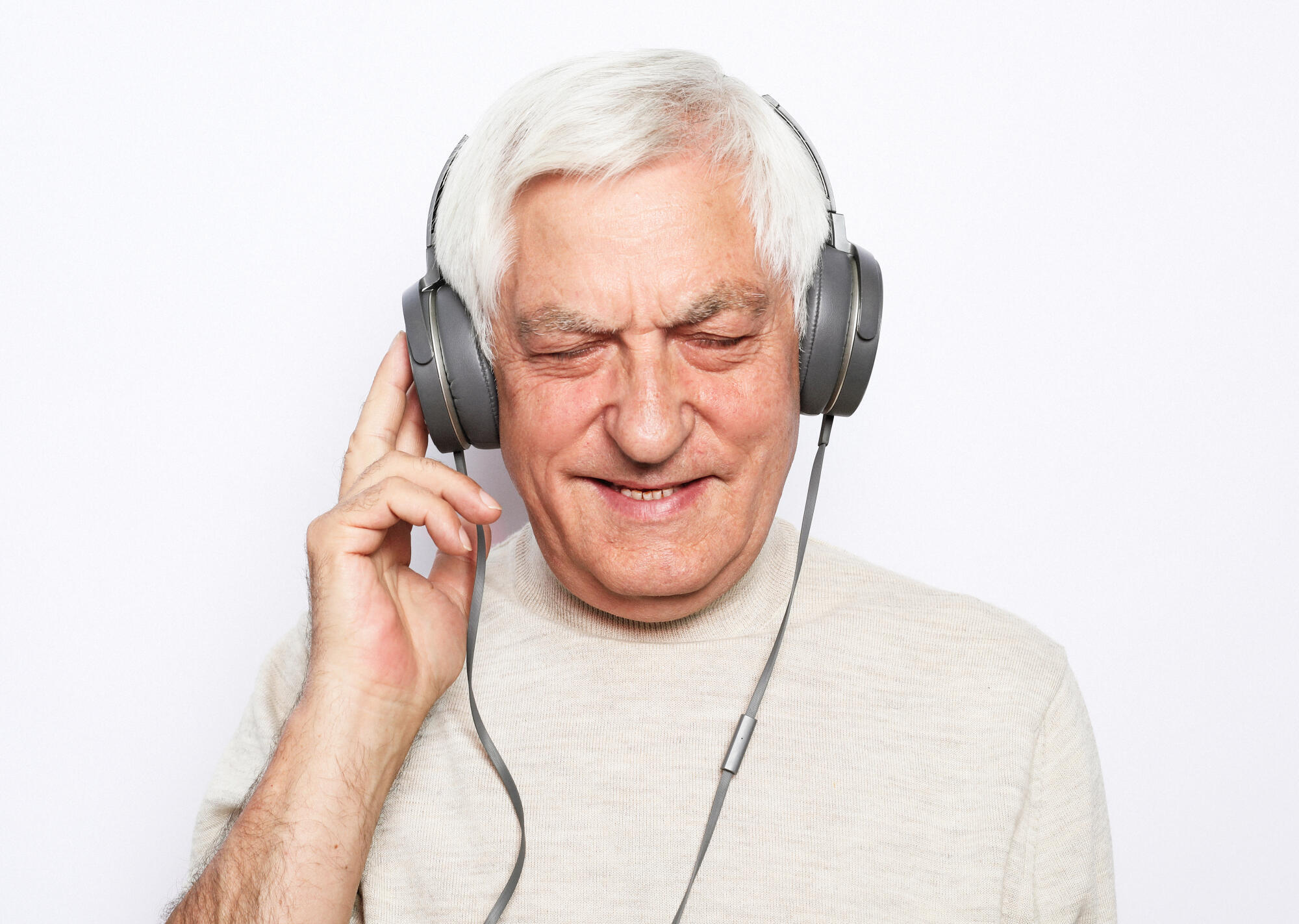 Assisted Living in Knightdale, NC: What Music Can Do for the Aging Mind