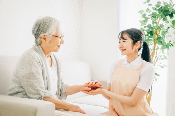 How to Choose Between Home Care and Assisted Living for Your Parent